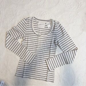 NWT 5493-3891 aerie longsleeve T-shirt